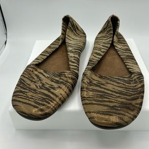 Women’s Aerosols, golden tiger print flats, size 8.5.